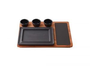 Pravokotna litoželezna plošča za serviranje z leseno podlago LAVA