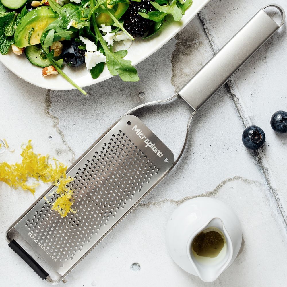 Microplane Professional Fine — fini ribež za sir, čokolado in citrusno lupinico - slika 3