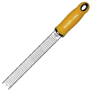 Microplane Premium ribež za parmezan in česen 32,5 cm, rezilo iz nerjavnega jekla, TPE ročaj